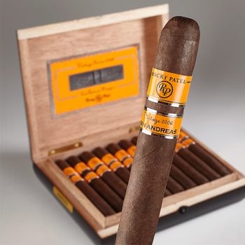 Search Images - Rocky Patel Vintage '06 Robusto (5.5"x50) Box of 20