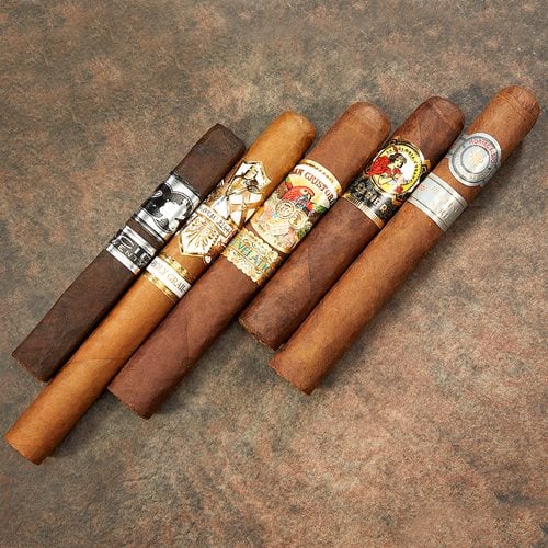 Expert Picks: Flavorful Favorites  5 Cigars